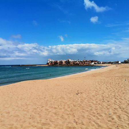 Grand Appartement Vue Golf A 2 Min De La Plage Bouznika Bagian luar foto